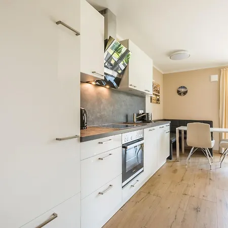 Haus Muschelsucher, Birkenstrasse Sieben A, App 2 Zingst